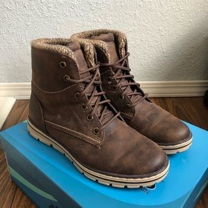 Cliffs by White Mountain - hiking style booties